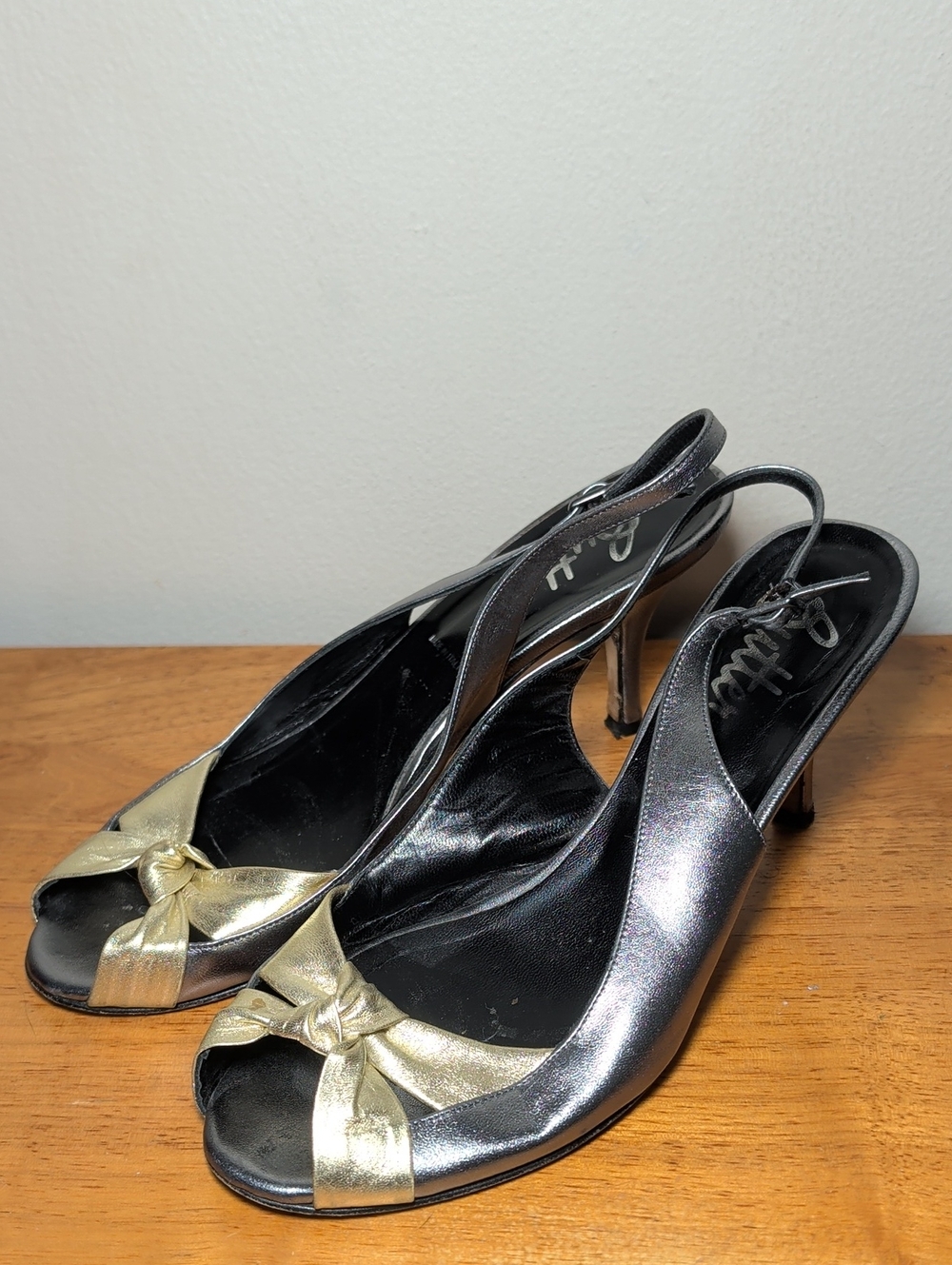 Butter Metallic Peep Toe Slingback Heels Silver Gold Italian Women's Size 8.5